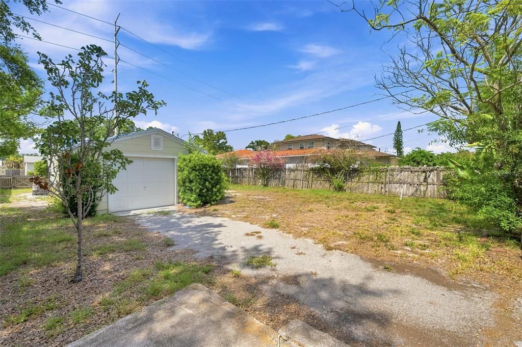For Sale: $239,900 (2 beds, 1 baths, 1050 Square Feet)