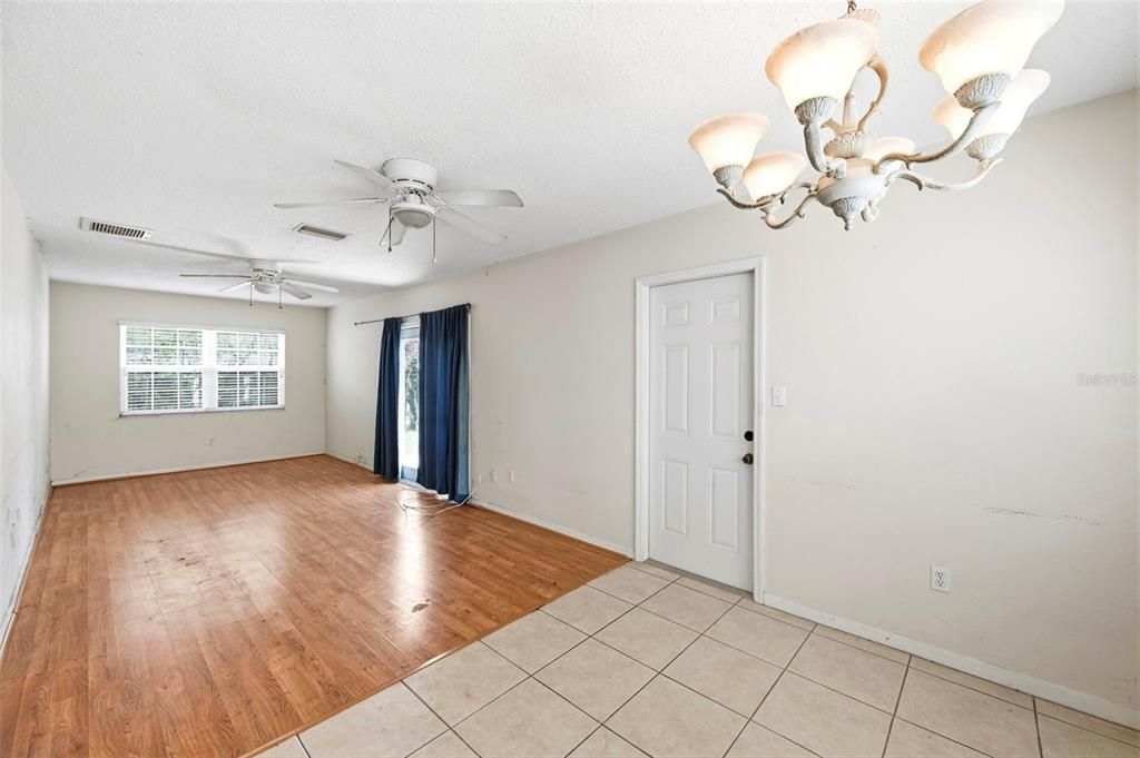 For Sale: $239,900 (2 beds, 1 baths, 1050 Square Feet)