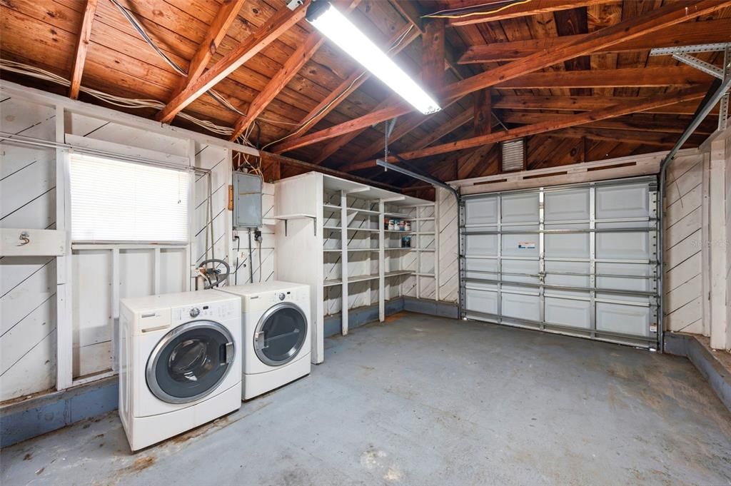 For Sale: $239,900 (2 beds, 1 baths, 1050 Square Feet)