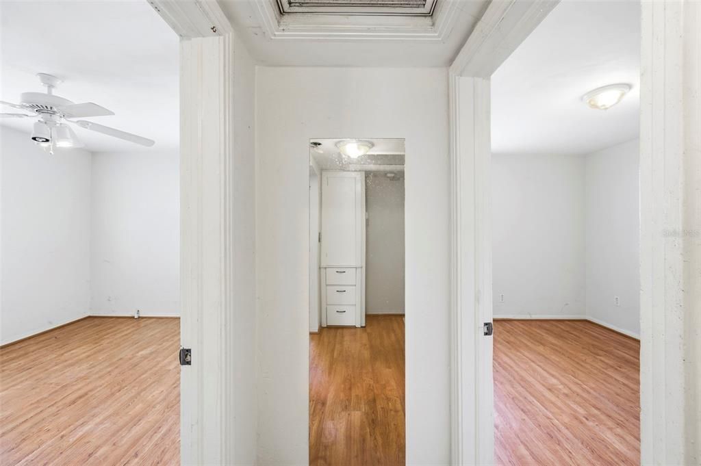 For Sale: $239,900 (2 beds, 1 baths, 1050 Square Feet)