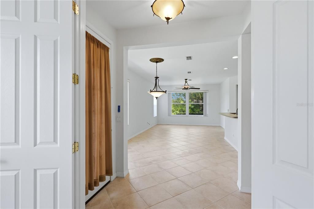 En Venta: $259,900 (2 camas, 2 baños, 1471 Pies cuadrados)