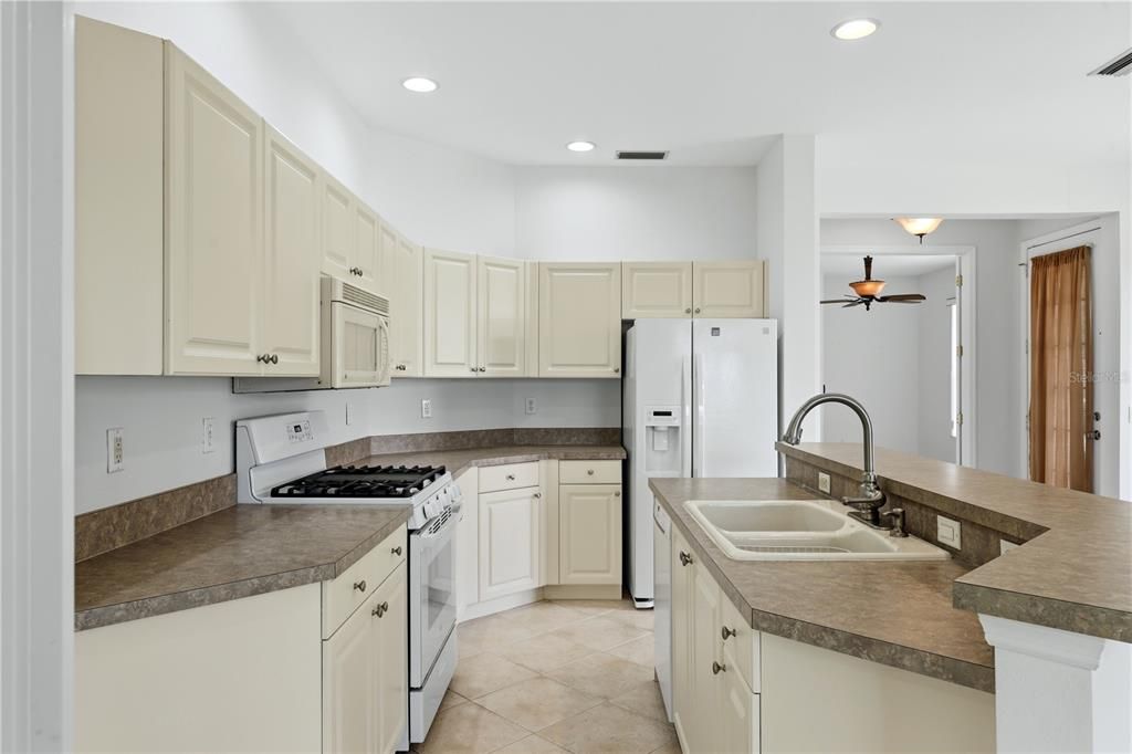 En Venta: $259,900 (2 camas, 2 baños, 1471 Pies cuadrados)