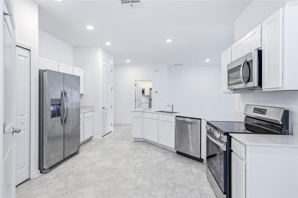 En Venta: $325,000 (4 camas, 3 baños, 2109 Pies cuadrados)