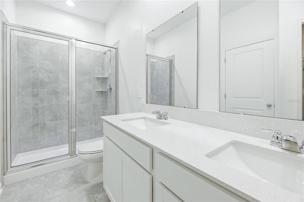 En Venta: $325,000 (4 camas, 3 baños, 2109 Pies cuadrados)