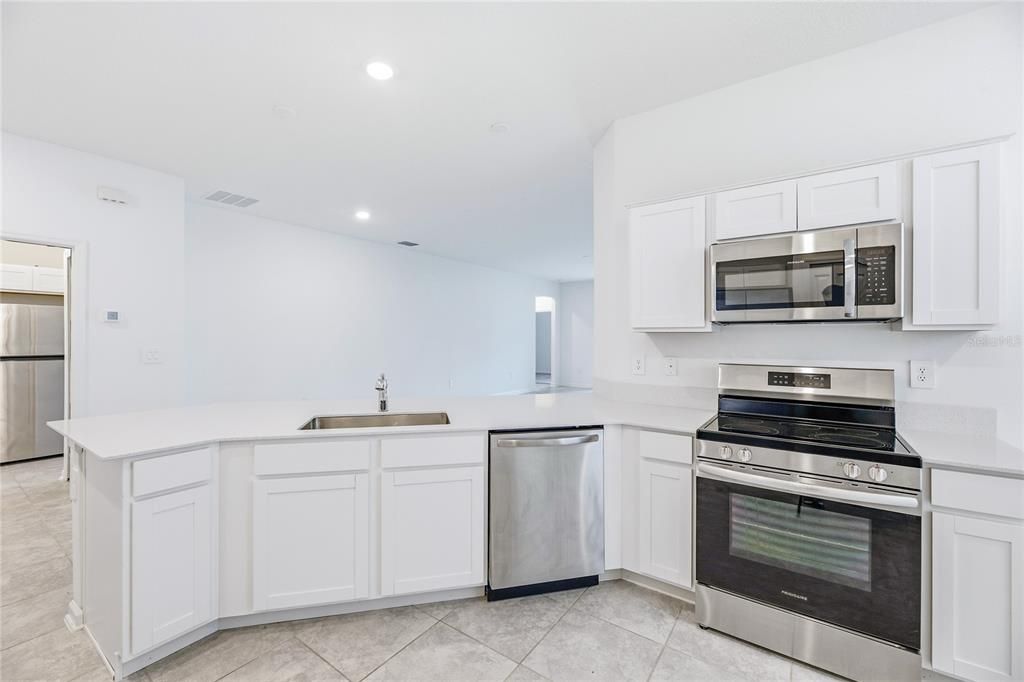 En Venta: $325,000 (4 camas, 3 baños, 2109 Pies cuadrados)