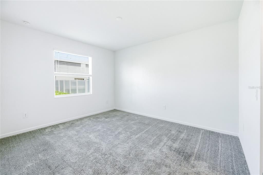 En Venta: $325,000 (4 camas, 3 baños, 2109 Pies cuadrados)