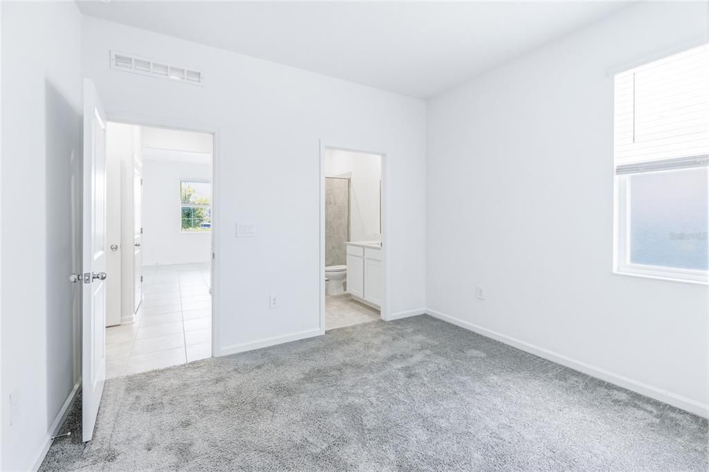 En Venta: $325,000 (4 camas, 3 baños, 2109 Pies cuadrados)