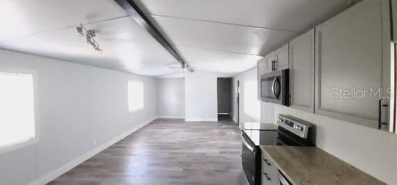 На продажу: $145,900 (2 спален, 2 ванн, 924 Квадратных фут)