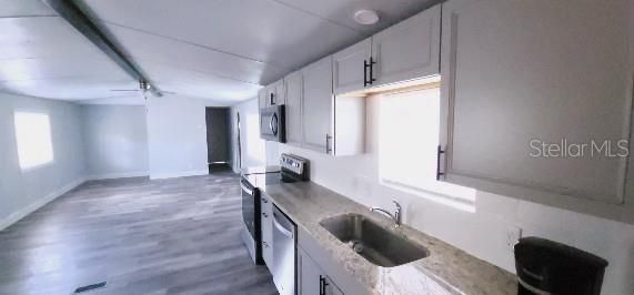 На продажу: $145,900 (2 спален, 2 ванн, 924 Квадратных фут)