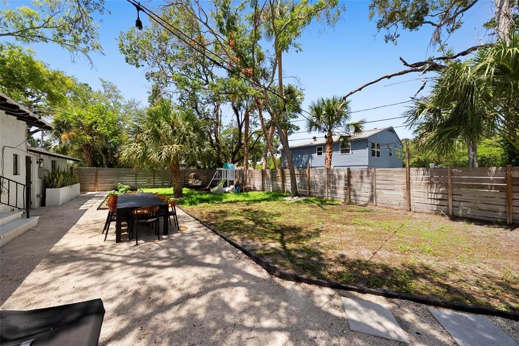 En Venta: $434,999 (3 camas, 2 baños, 1716 Pies cuadrados)