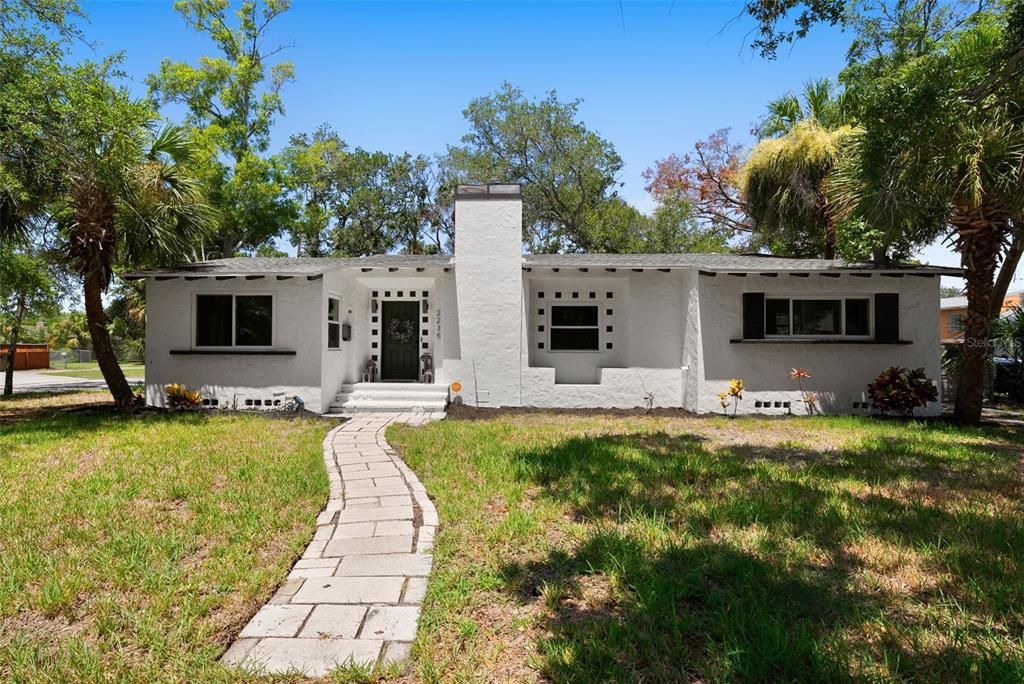 En Venta: $434,999 (3 camas, 2 baños, 1716 Pies cuadrados)
