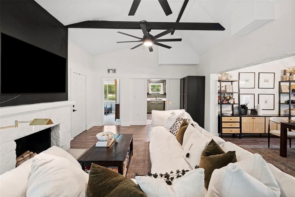 En Venta: $434,999 (3 camas, 2 baños, 1716 Pies cuadrados)