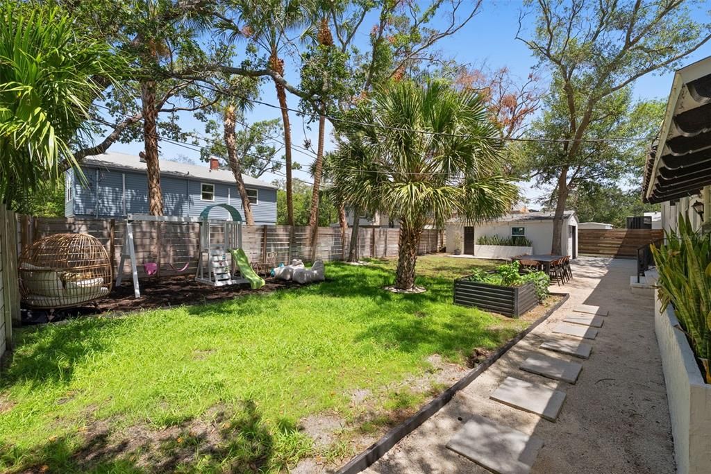 En Venta: $434,999 (3 camas, 2 baños, 1716 Pies cuadrados)