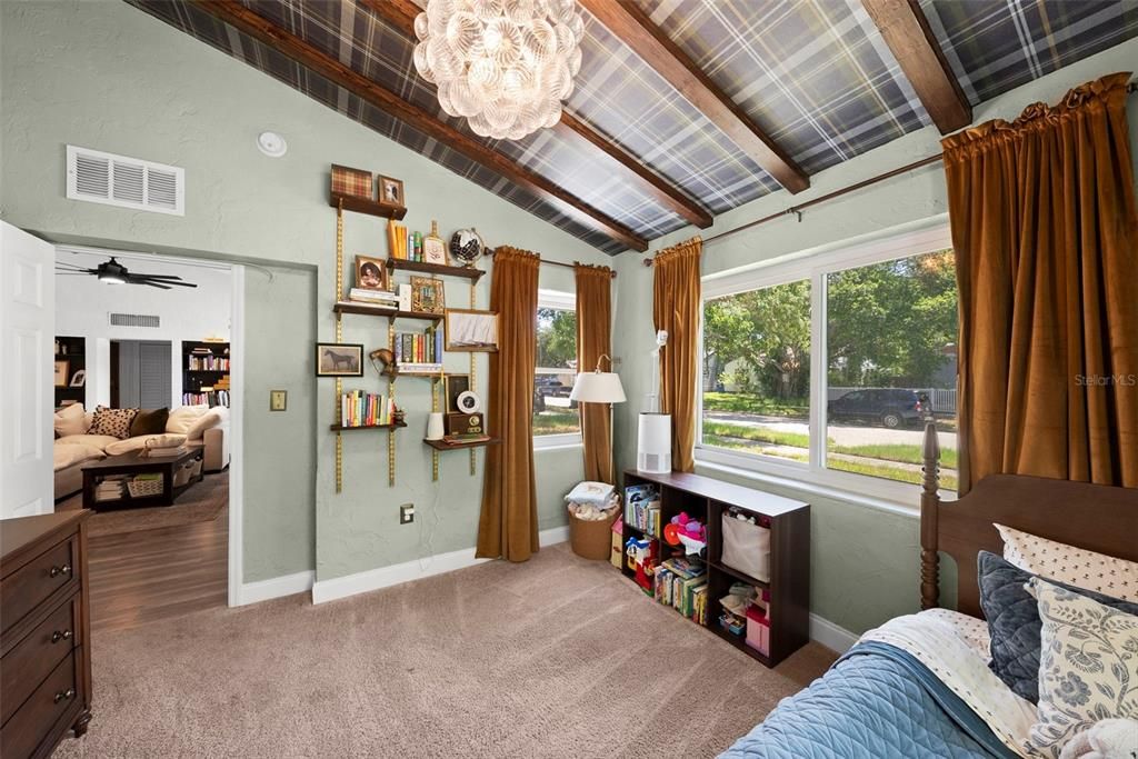 En Venta: $434,999 (3 camas, 2 baños, 1716 Pies cuadrados)