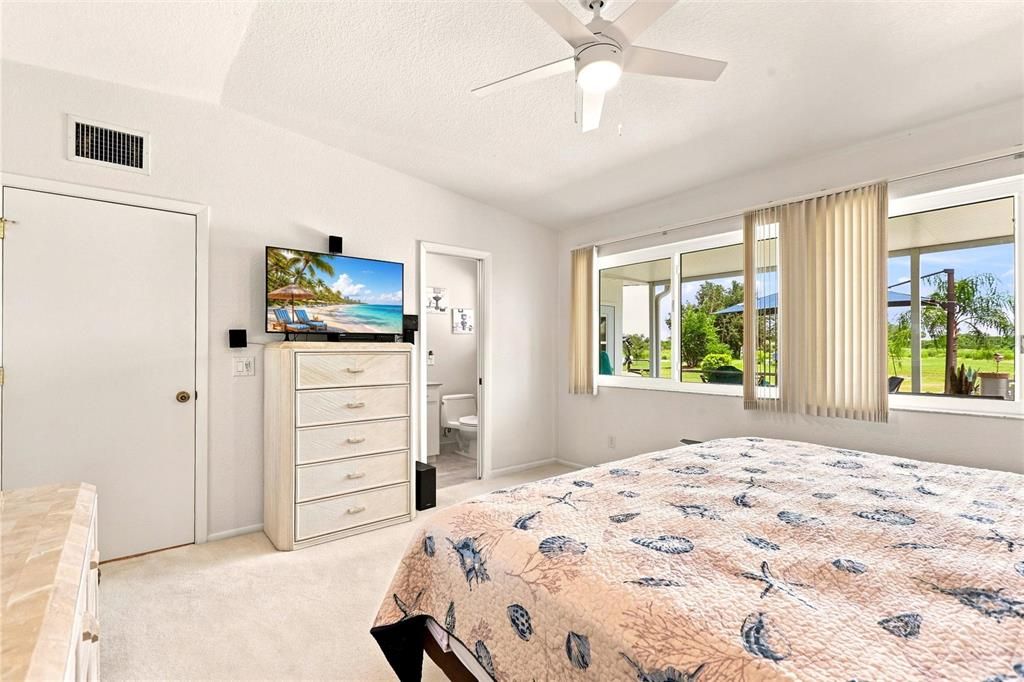En Venta: $275,000 (3 camas, 2 baños, 1555 Pies cuadrados)