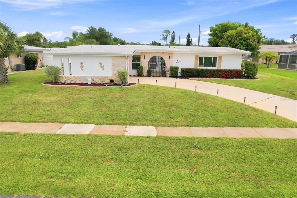 En Venta: $275,000 (3 camas, 2 baños, 1555 Pies cuadrados)