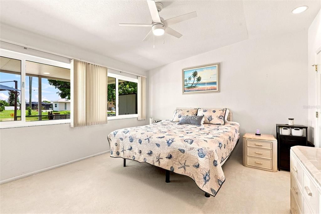 En Venta: $275,000 (3 camas, 2 baños, 1555 Pies cuadrados)