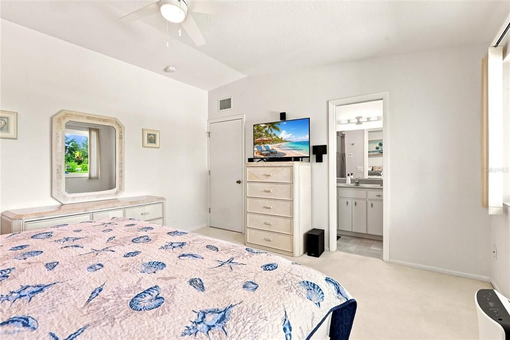 En Venta: $275,000 (3 camas, 2 baños, 1555 Pies cuadrados)