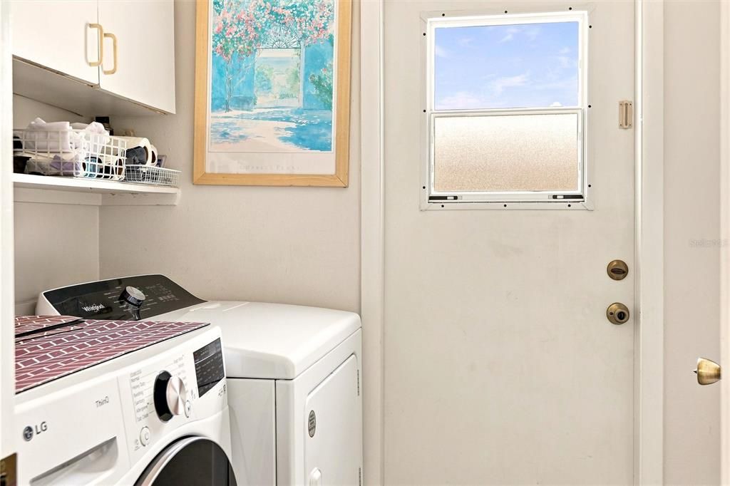 En Venta: $275,000 (3 camas, 2 baños, 1555 Pies cuadrados)
