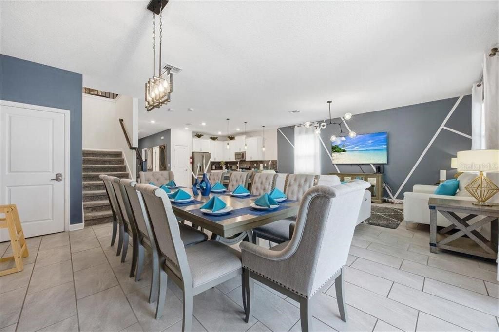 En Venta: $715,000 (8 camas, 5 baños, 3994 Pies cuadrados)