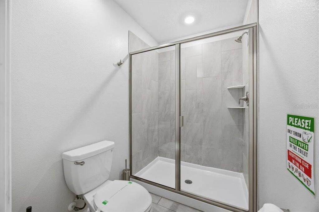 En Venta: $715,000 (8 camas, 5 baños, 3994 Pies cuadrados)