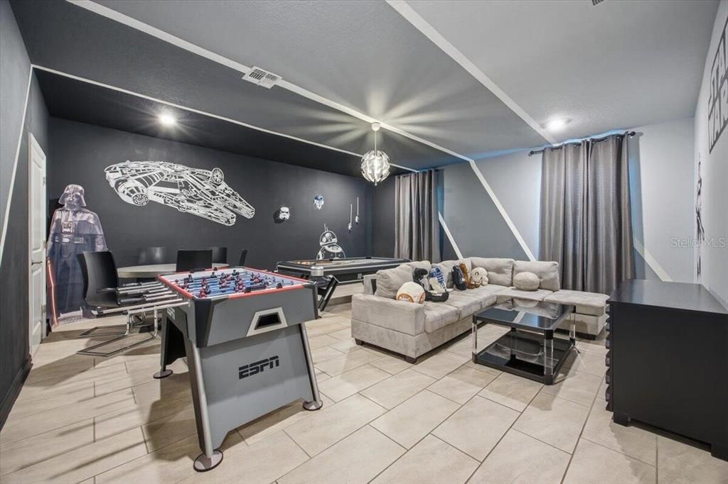 En Venta: $715,000 (8 camas, 5 baños, 3994 Pies cuadrados)