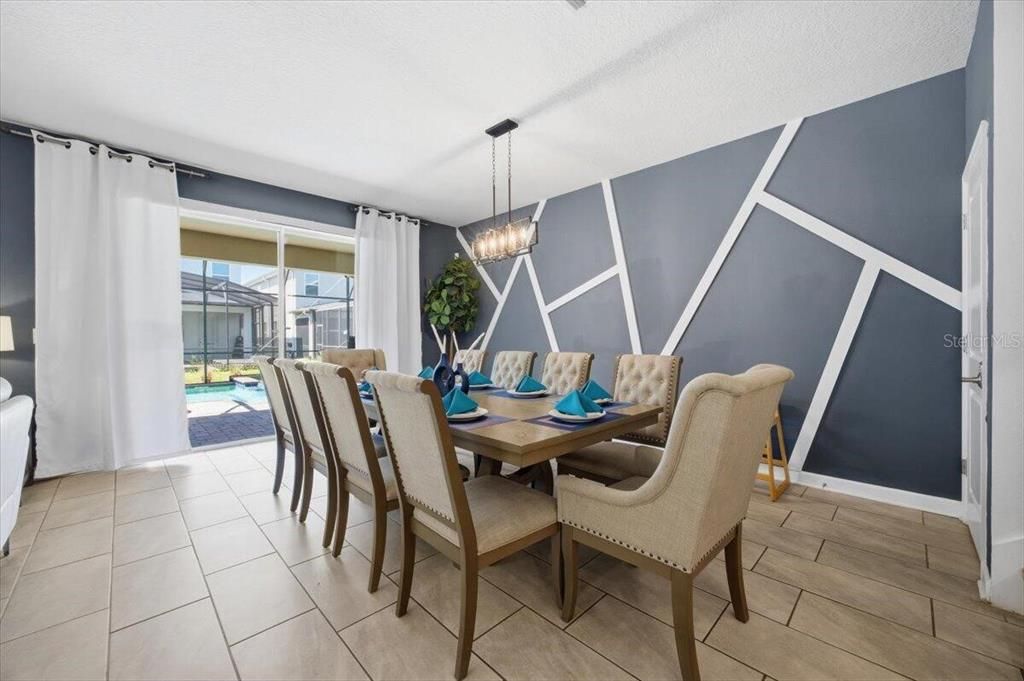 En Venta: $715,000 (8 camas, 5 baños, 3994 Pies cuadrados)