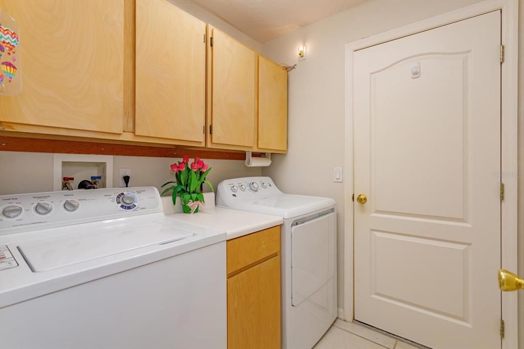 En Venta: $385,000 (4 camas, 2 baños, 2011 Pies cuadrados)