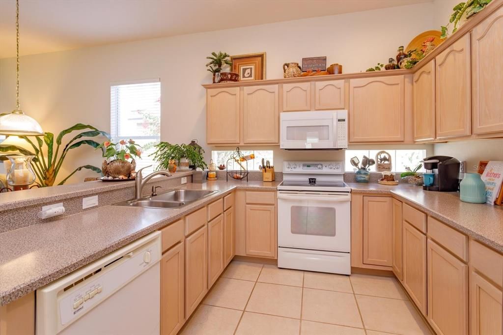 En Venta: $385,000 (4 camas, 2 baños, 2011 Pies cuadrados)