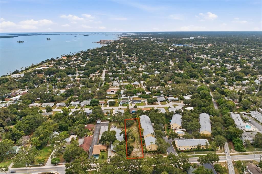 На продажу: $349,000 (0.42 acres)