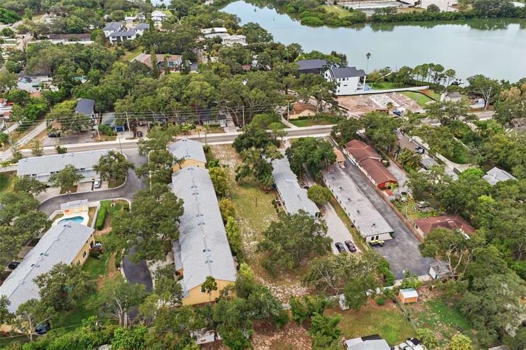 На продажу: $349,000 (0.42 acres)