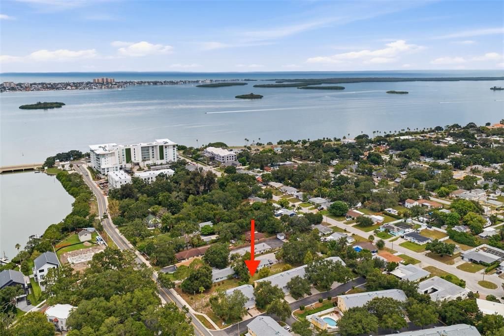 На продажу: $349,000 (0.42 acres)