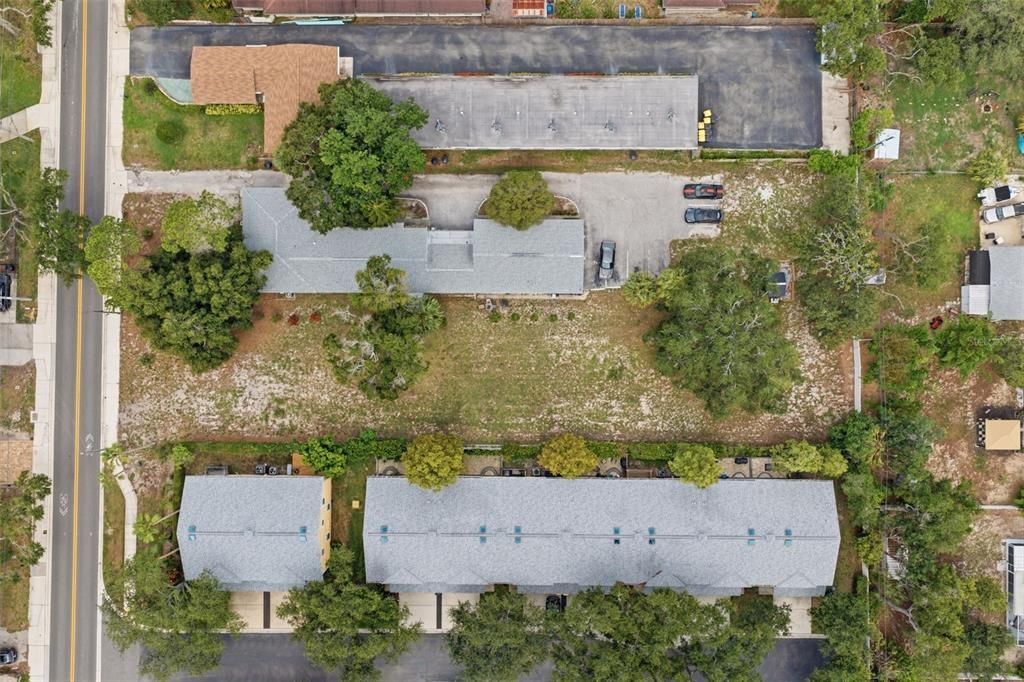 На продажу: $349,000 (0.42 acres)