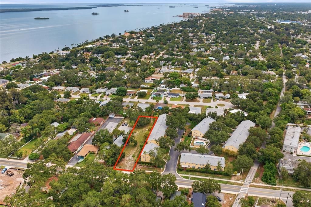 На продажу: $349,000 (0.42 acres)