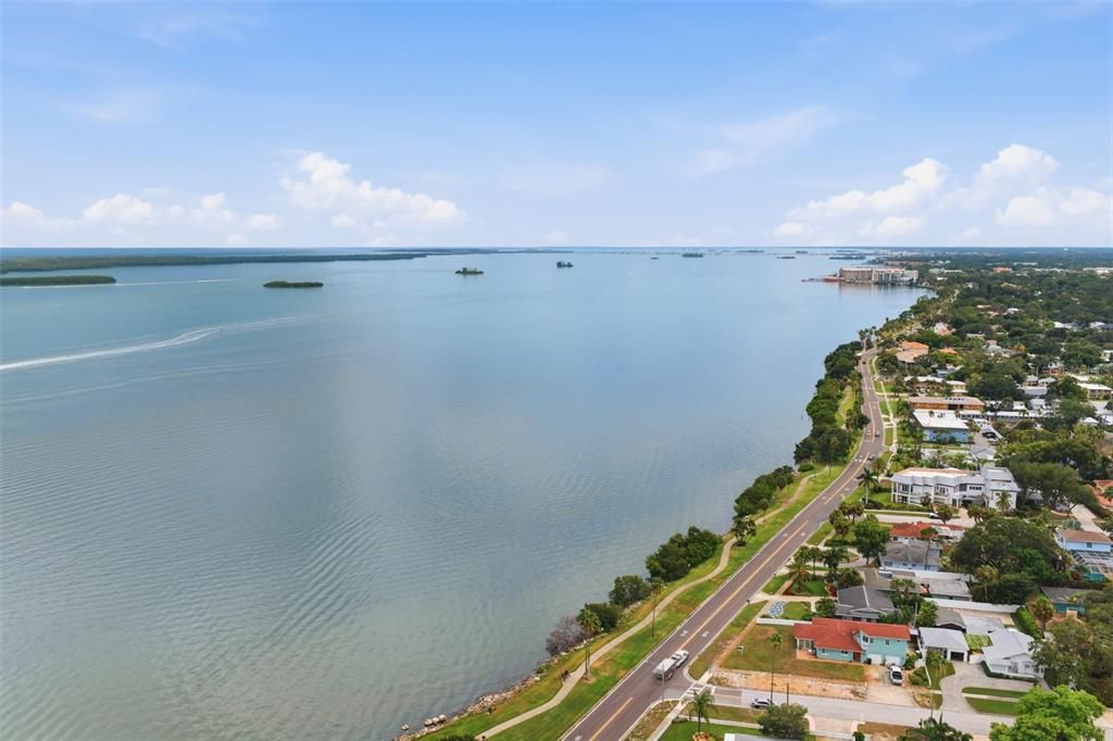 На продажу: $349,000 (0.42 acres)