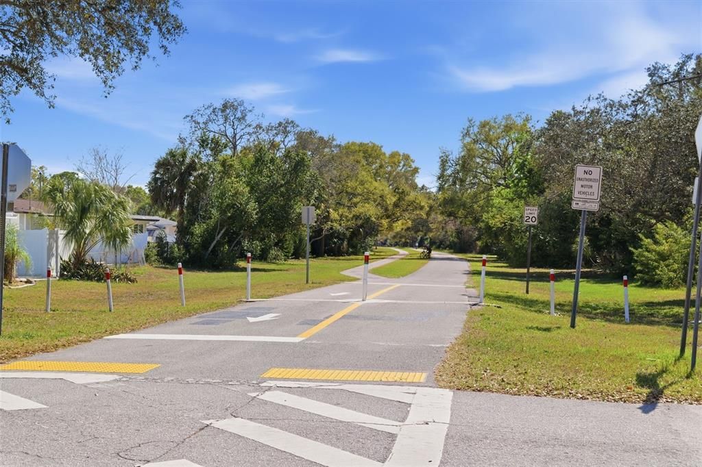 На продажу: $349,000 (0.42 acres)