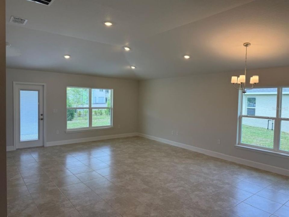 For Sale: $299,950 (4 beds, 2 baths, 1635 Square Feet)