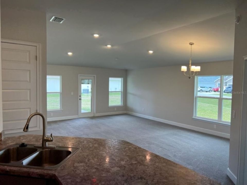 For Sale: $299,950 (4 beds, 2 baths, 1635 Square Feet)