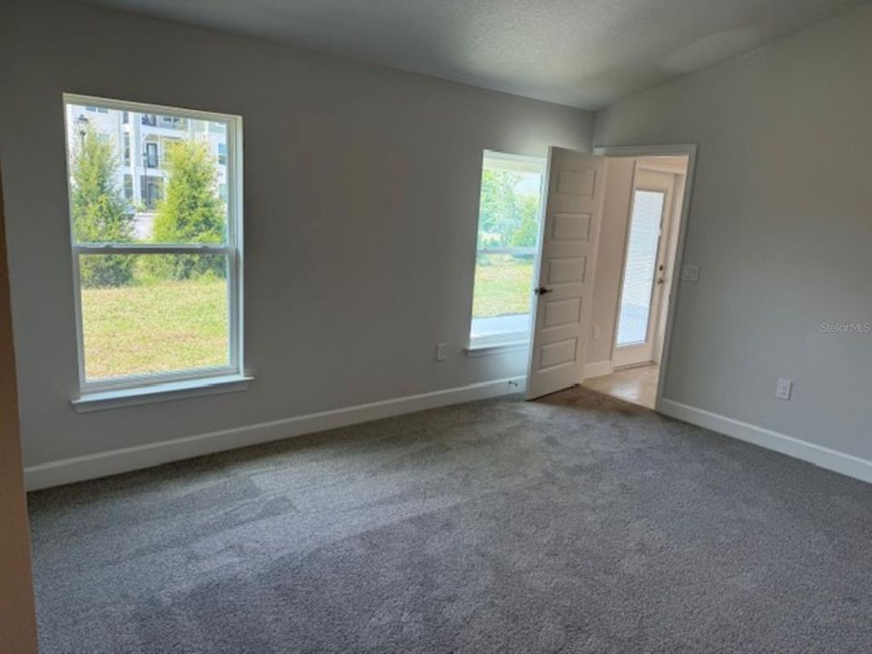 For Sale: $299,950 (4 beds, 2 baths, 1635 Square Feet)