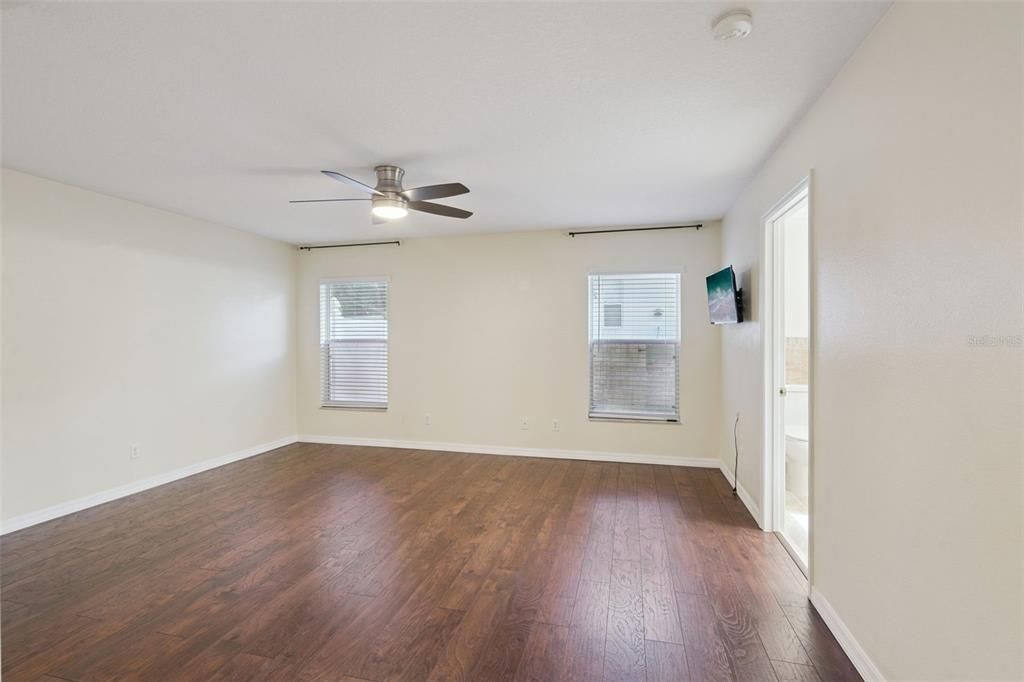 For Sale: $435,000 (3 beds, 2 baths, 1870 Square Feet)