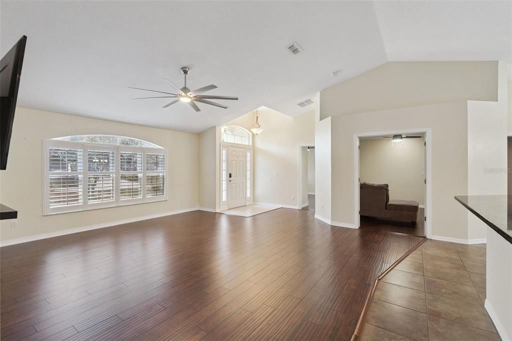 For Sale: $435,000 (3 beds, 2 baths, 1870 Square Feet)