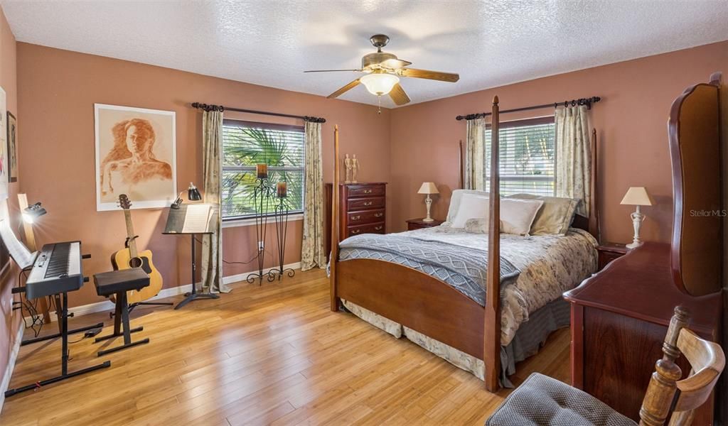 For Sale: $834,900 (3 beds, 2 baths, 1959 Square Feet)