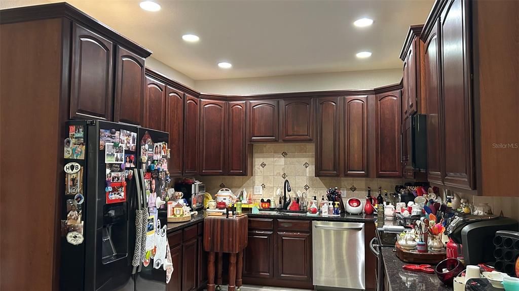 En Venta: $324,900 (4 camas, 3 baños, 2048 Pies cuadrados)