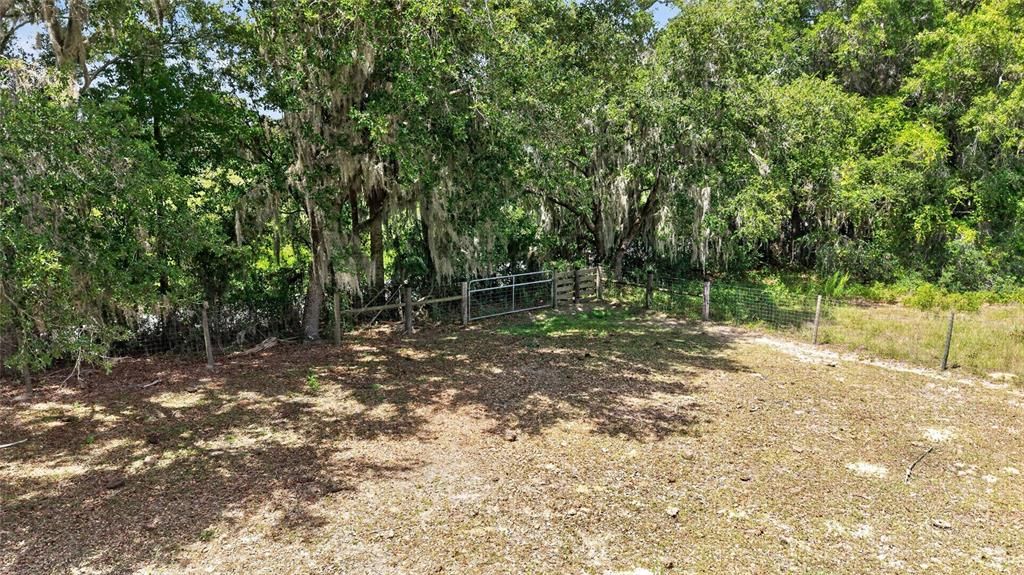 На продажу: $225,000 (4.39 acres)