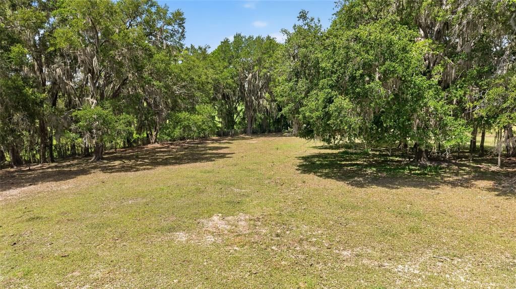 На продажу: $225,000 (4.39 acres)