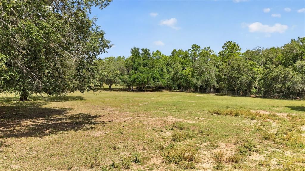 На продажу: $225,000 (4.39 acres)