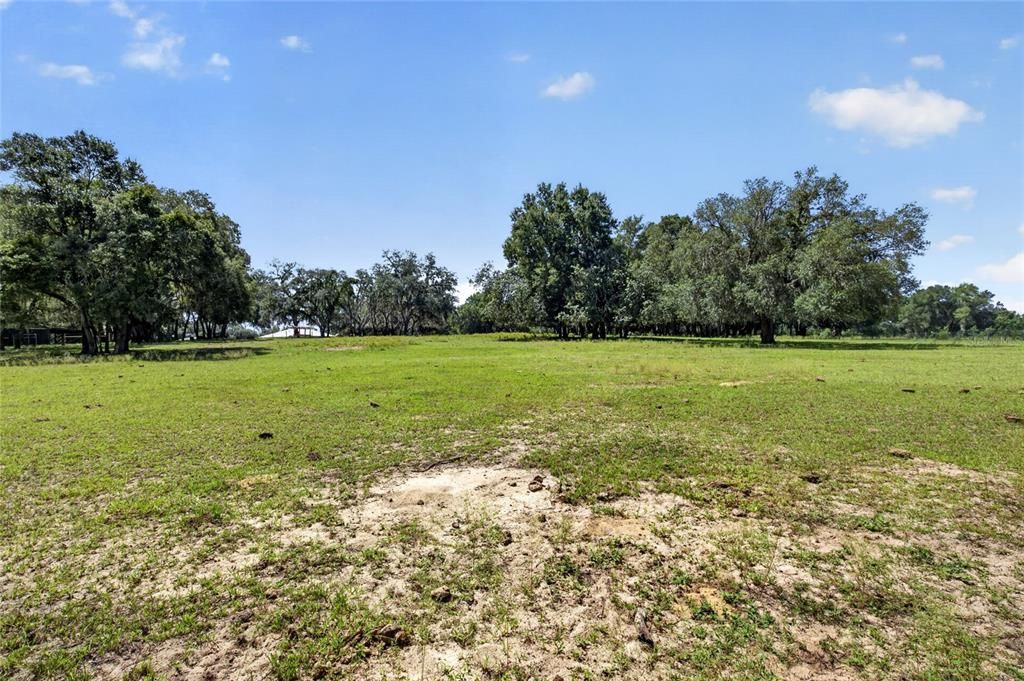 На продажу: $225,000 (4.39 acres)