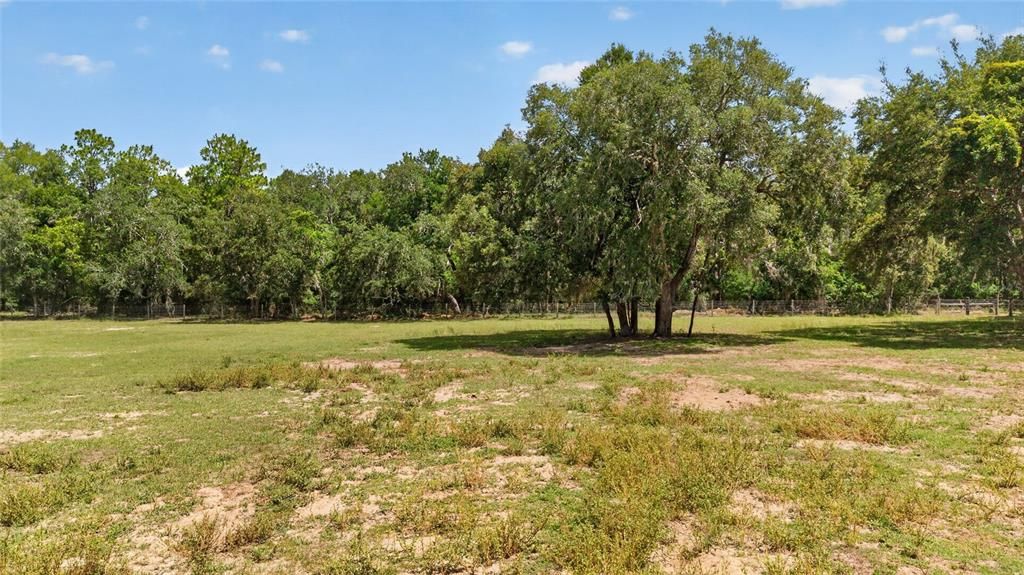 На продажу: $225,000 (4.39 acres)