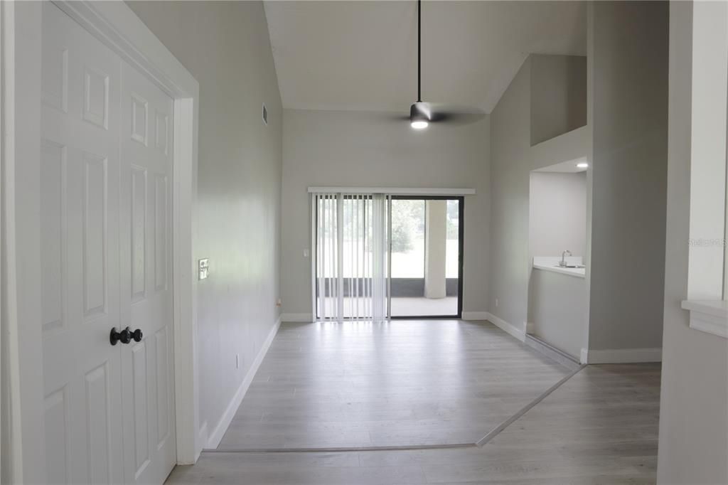 En Venta: $427,000 (4 camas, 2 baños, 2154 Pies cuadrados)