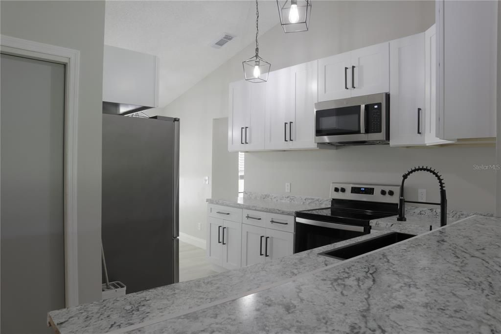 En Venta: $427,000 (4 camas, 2 baños, 2154 Pies cuadrados)